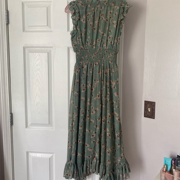 green dress w flower print - Picture 2 of 2
